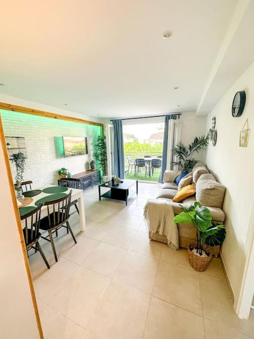 Apartamento Villa Tropical. 살루 외부 사진